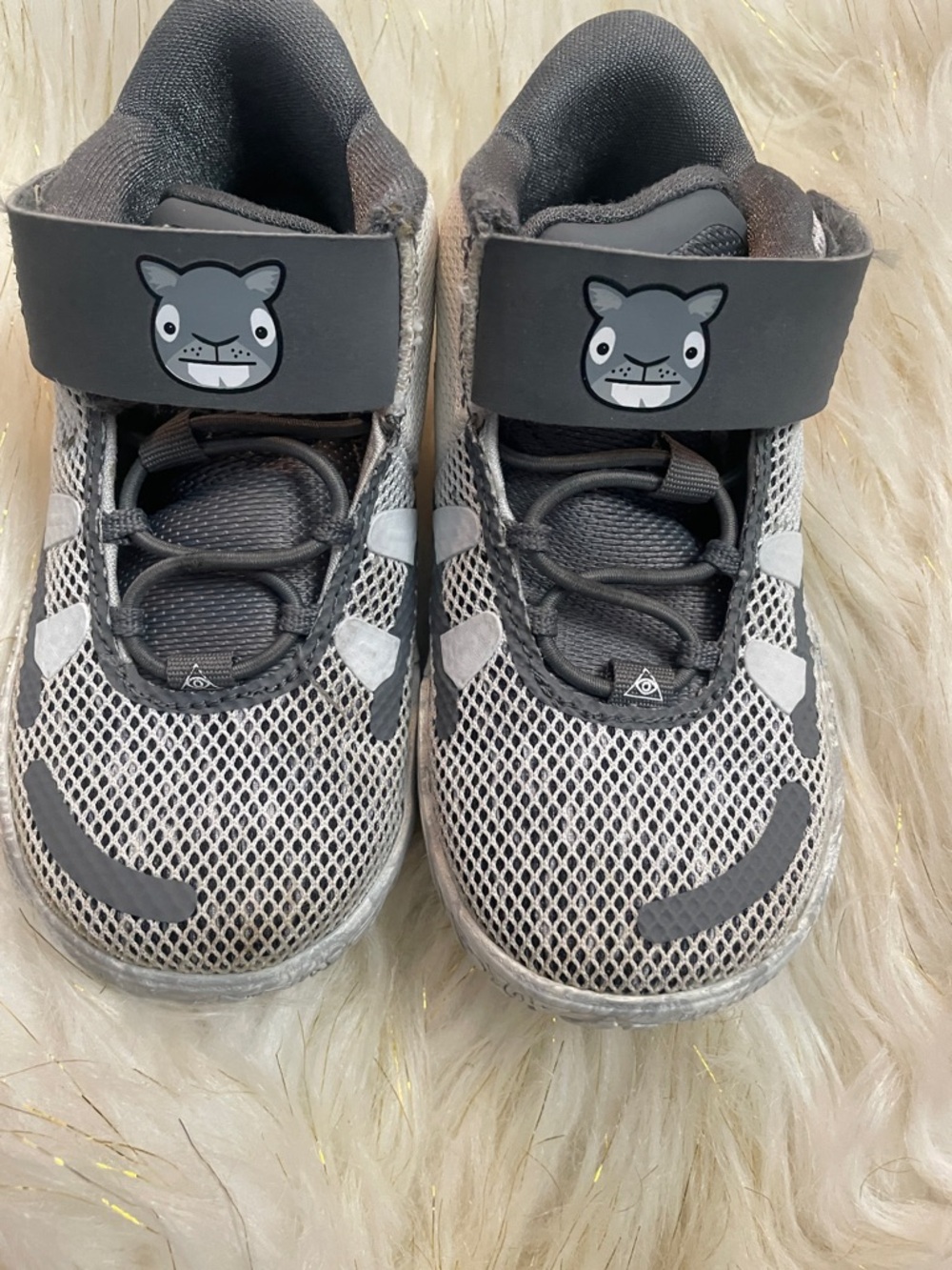 Kids Grey Mesh Sneakers with Animal Face Strap kyrie 7 se
